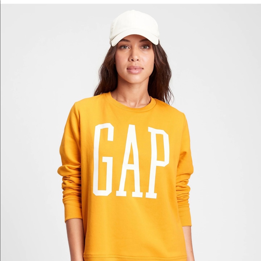 NWT Gap Logo Sweater